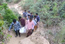 রামুর রাবার বাগানে অটোচালকের মরদেহ